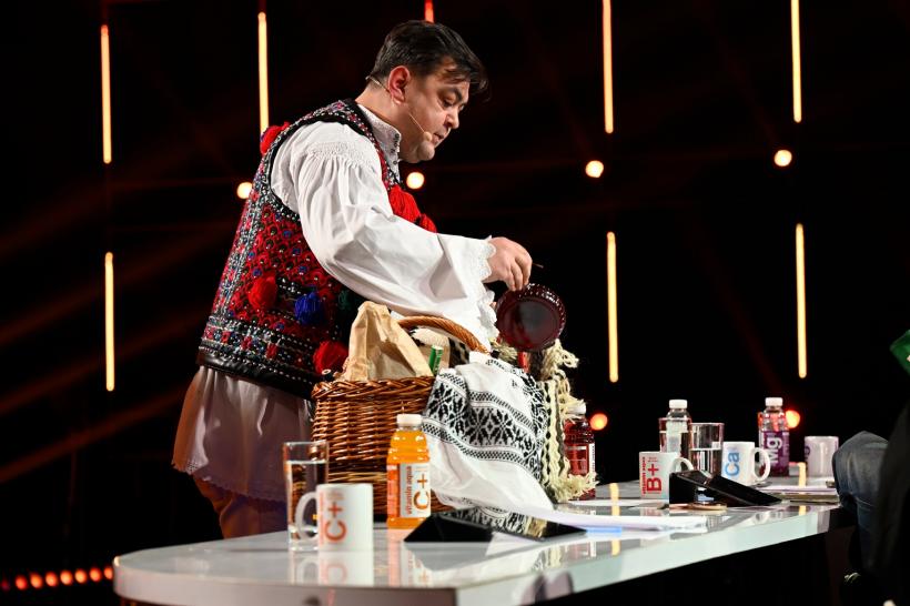 Nury Guney revine pe scena iUmor cu un număr savuros, duminică, de la ora 20.00, la Antena 1  ,,După ce bei horincă, ți se schimbă naționalitatea în maramureșean!” 18892981