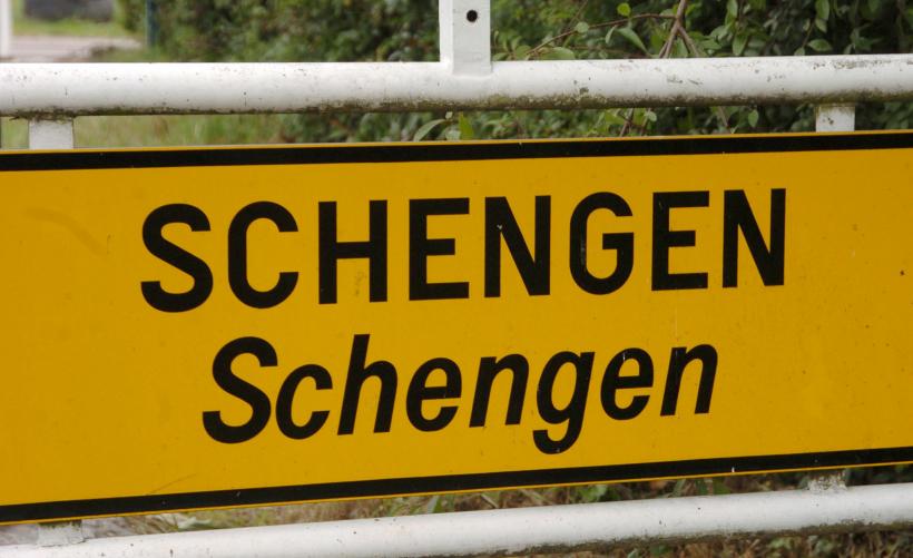 Statele Schengen au reintrodus controalele la frontiere!