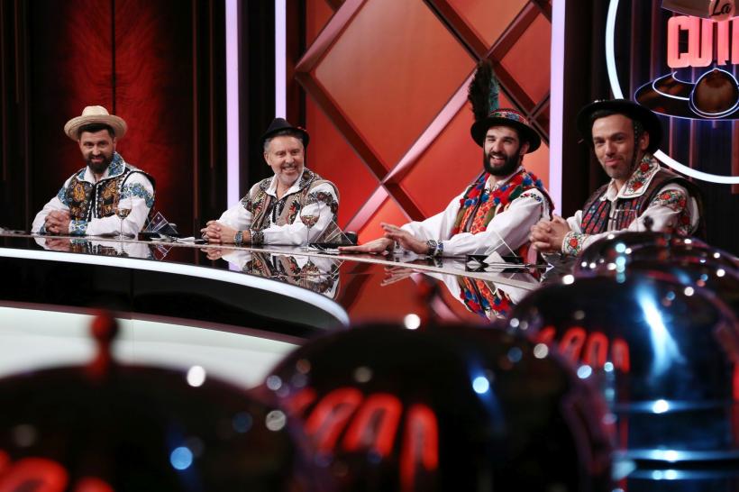 Chef Orlando Zaharia a câștigat amuleta și a dat cuțitul de aur ieri seară, la Chefi la cuțite.  Roata norocului complică misiunea juraților diseară, în lupta pentru punctele decisive 18893488