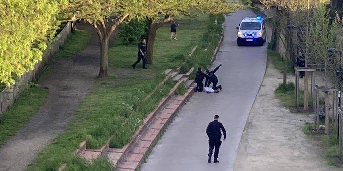 Alertă! Atac violent la Bordeaux. O persoană a murit, alta a fost rănită, iar atacatorul a fost împușcat