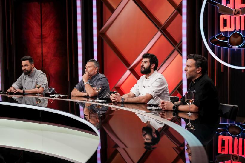 Chef Ștefan Popescu a câștigat amuleta în ediția de ieri Chefi la cuțite, iar Chef Orlando Zaharia a încheiat cu cel mai mare punctaj întrecerile pentru amulete ale sezonului 18893809