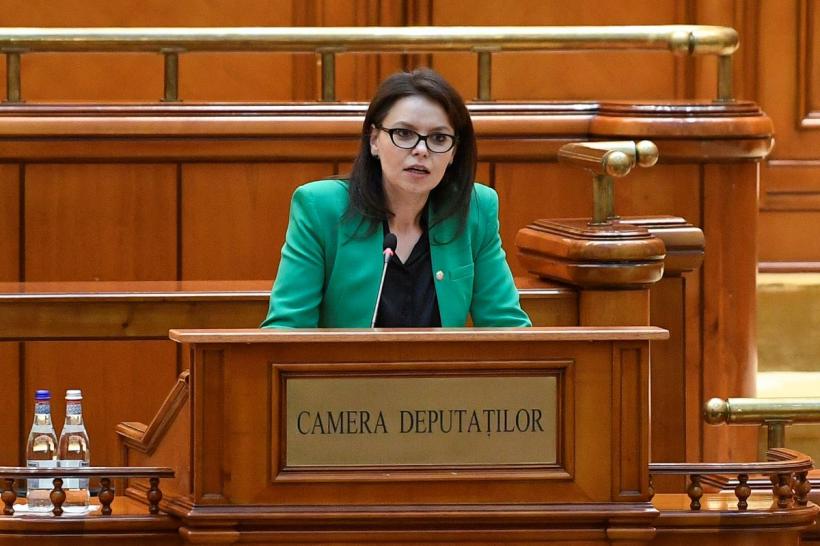 Cu două luni înaintea scrutinului, parlamentarii lui Cioloș cer, prin lege, interzicerea comasării alegerilor 18893687