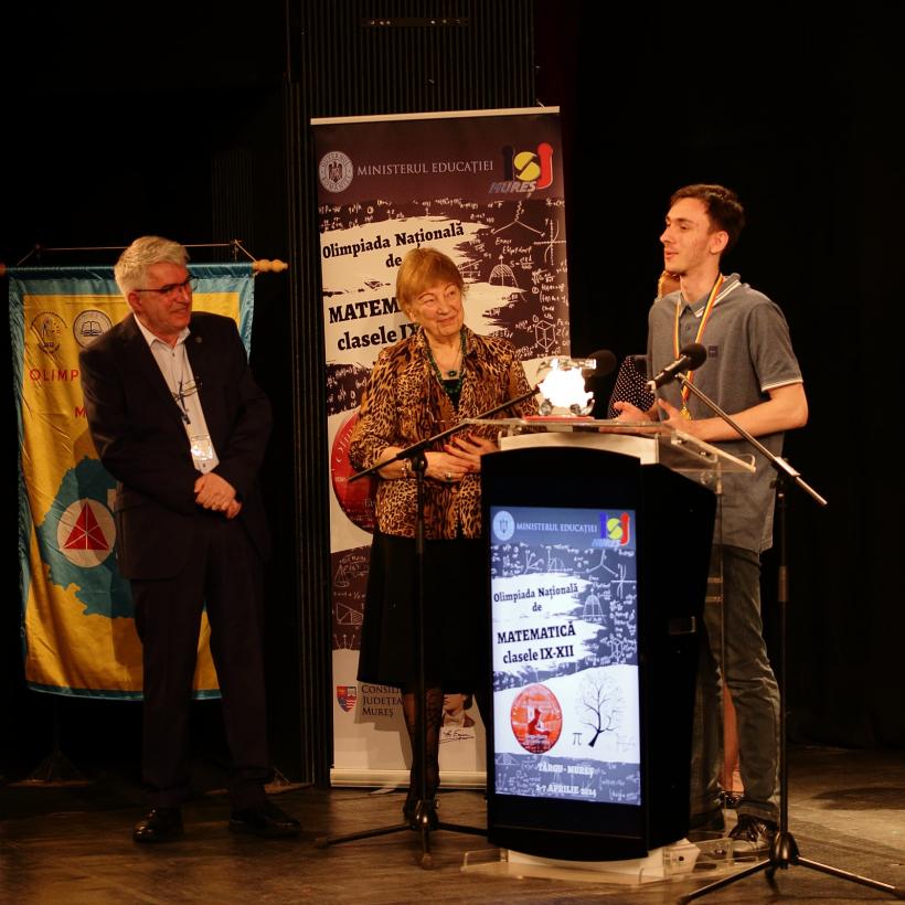 Ministerul Educației ar trebui să-și noteze. Sfaturi de la cel mai bun elev la matematică din lume, campionul mondial David Anghel  18893876