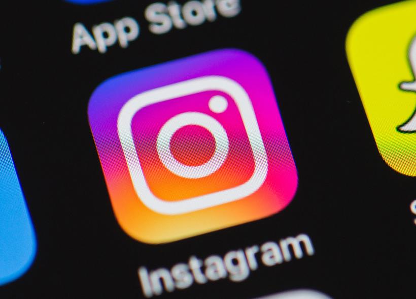 Cenzură drastică la Instagram: orice poză nud trimisă ca mesaj direct va fi blurată
