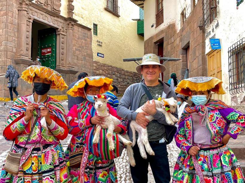 Peru, văzut din stradă, printre oameni 18893867