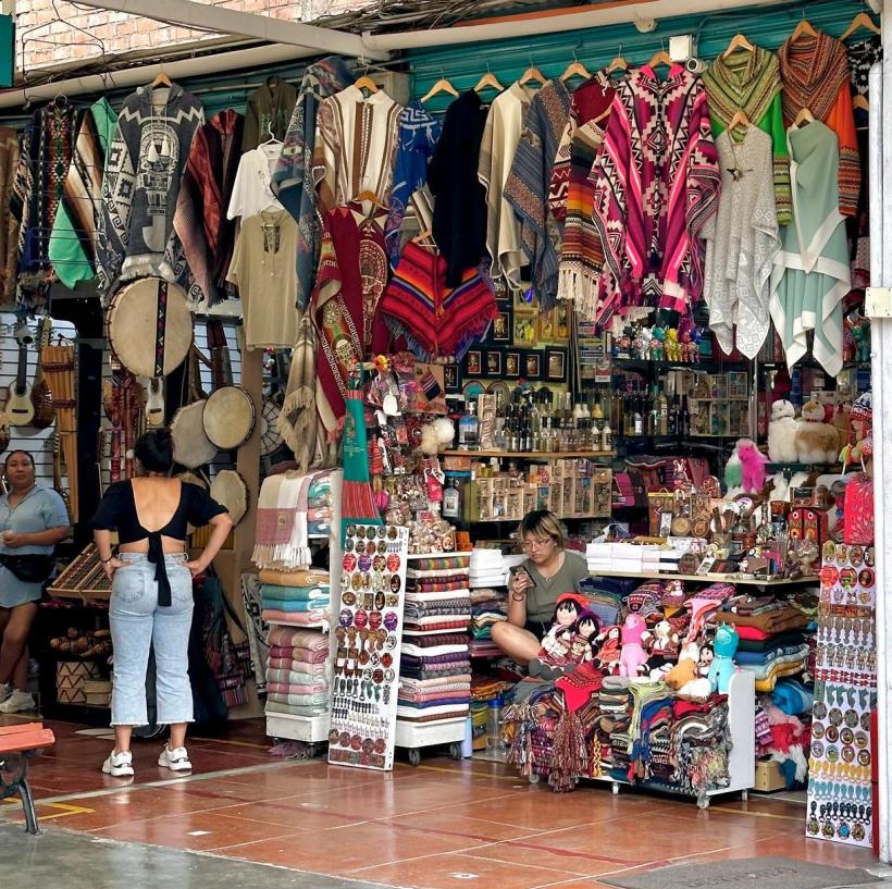 Peru, văzut din stradă, printre oameni 18893868