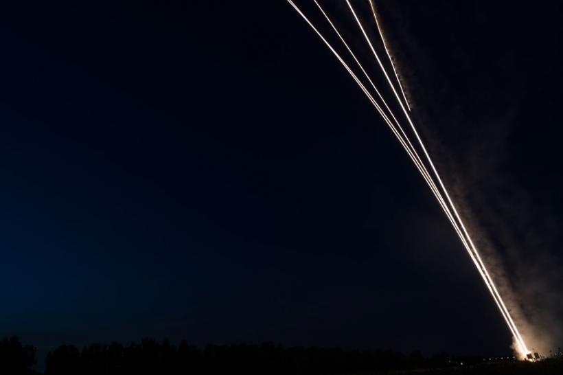 Fierbe Orientul Mijlociu: Iran a atacat Israelul! Zeci de drone se îndreaptă spre Țara Sfântă. Oamenii fug în buncăre 18894150