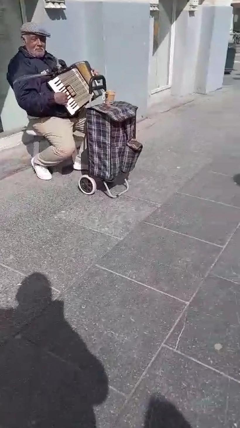 Românii, în „Triunghiul Pomenii” din inima Europei. Cât câștigă cerșetorii în Belgia: „Cu copilul faci 200. Euro! Pe zi!” 18894225