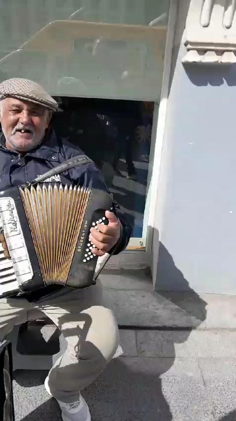 Românii, în „Triunghiul Pomenii” din inima Europei. Cât câștigă cerșetorii în Belgia: „Cu copilul faci 200. Euro! Pe zi!” 18894226