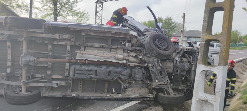 Accident cu doi răniți între un microbuz și o autoutilitară în județul Tulcea 18894453