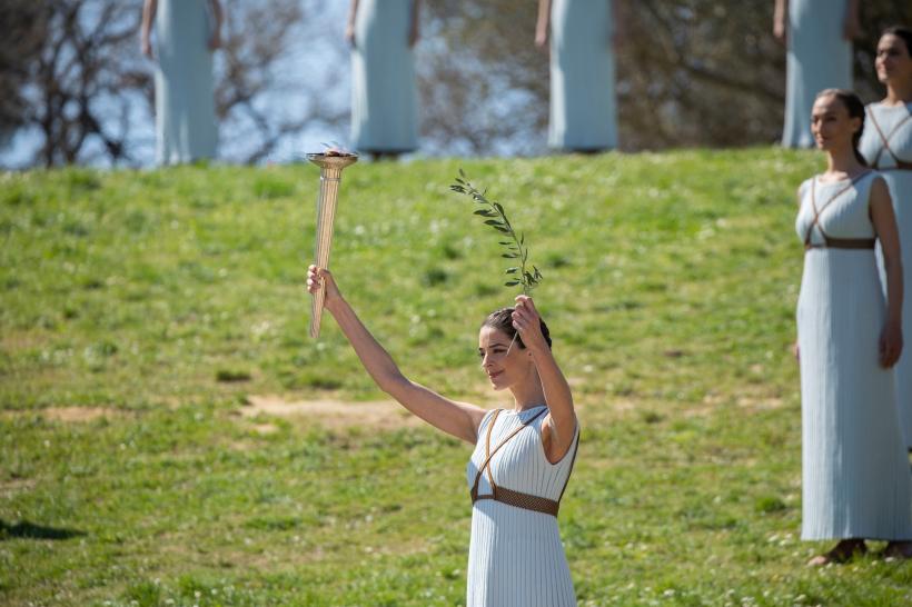 Marea Preoteasă aprinde astăzi flacăra olimpică pentru JO de la Paris 2024, în fața Templului Herei 18894425