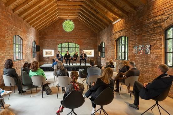 S-au pus în vânzare biletele pentru cel mai important eveniment dedicat pieței de artă din România RAD ART FAIR 2024 18894403