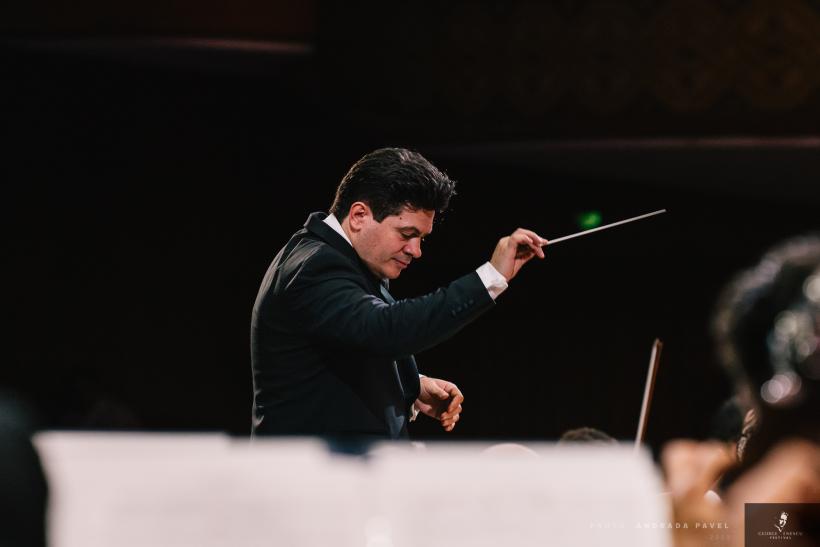 Celebrul dirijor Cristian Măcelaru va susține un masterclass de interpretare dirijorală, instrumentală și de aprofundare în studiul muzicii în cadrul Concursului Internațional George Enescu, ediția a XIX-a