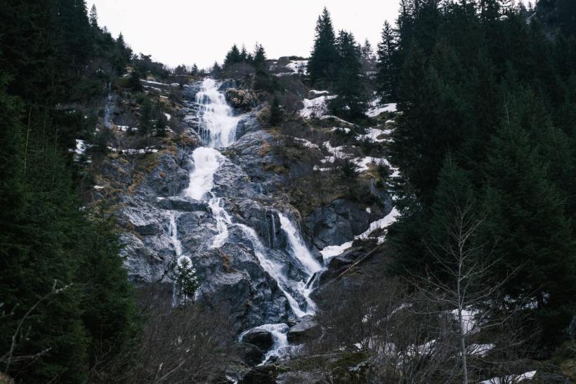Extraordinara poveste a cabanei Negoiu, prima cabană montană construită în România, în anul 1880 18894732