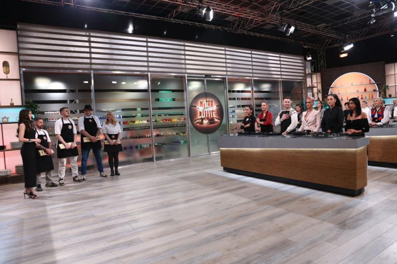 Jurații Chefi la cuțite și-au format echipele cu care intră în confruntările sezonului 13:  ei sunt concurenții aleși de cei patru Chefi 18894805