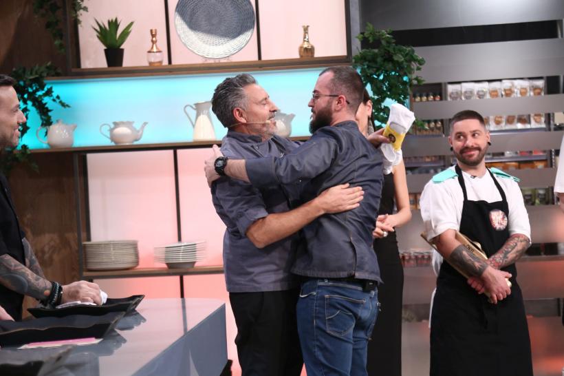 Jurații Chefi la cuțite și-au format echipele cu care intră în confruntările sezonului 13:  ei sunt concurenții aleși de cei patru Chefi 18894810