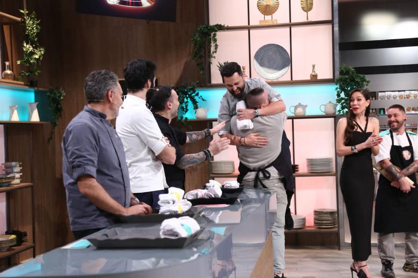 Jurații Chefi la cuțite și-au format echipele cu care intră în confruntările sezonului 13:  ei sunt concurenții aleși de cei patru Chefi 18894813