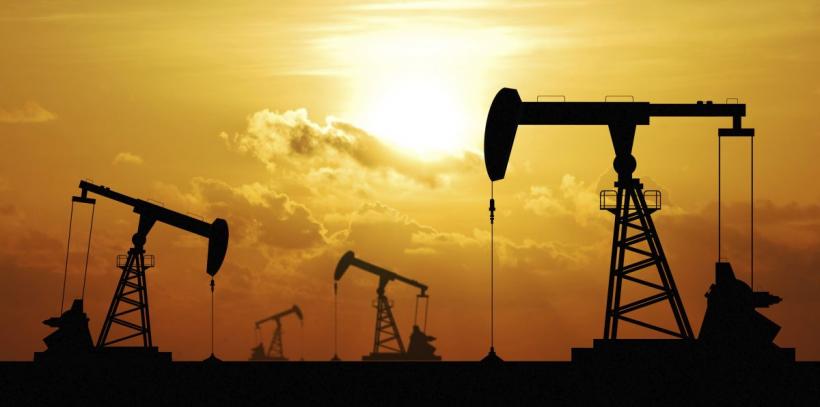 Prețul petrolului nu a luat foc, dar spaimele nu s-au stins. Conflictul Iran-Israel arde la buzunar 