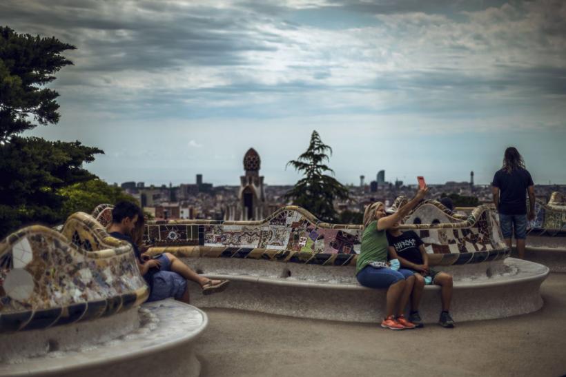 Spaniolii s-au săturat de turiștii care vizitează faimosul Park Güell al lui Gaudi. Traseul, șters de pe hărțile online