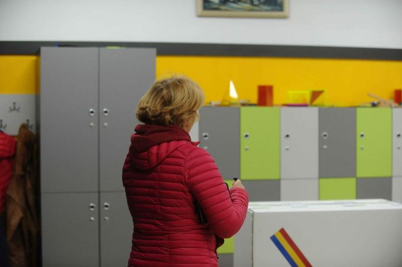 Limbaj dublu în tabăra progresistă. O caricatură a luptei anticorupție: cu listele pline de candidați „penali”, USR strigă „Hoții! Hoții!” 18894907