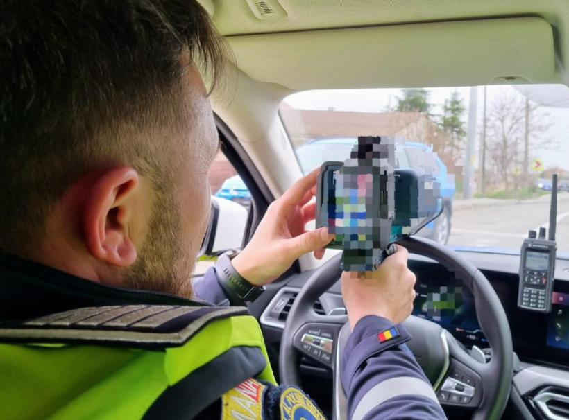 Inconștiență la volan! Record de viteză pe un drum național 18895082