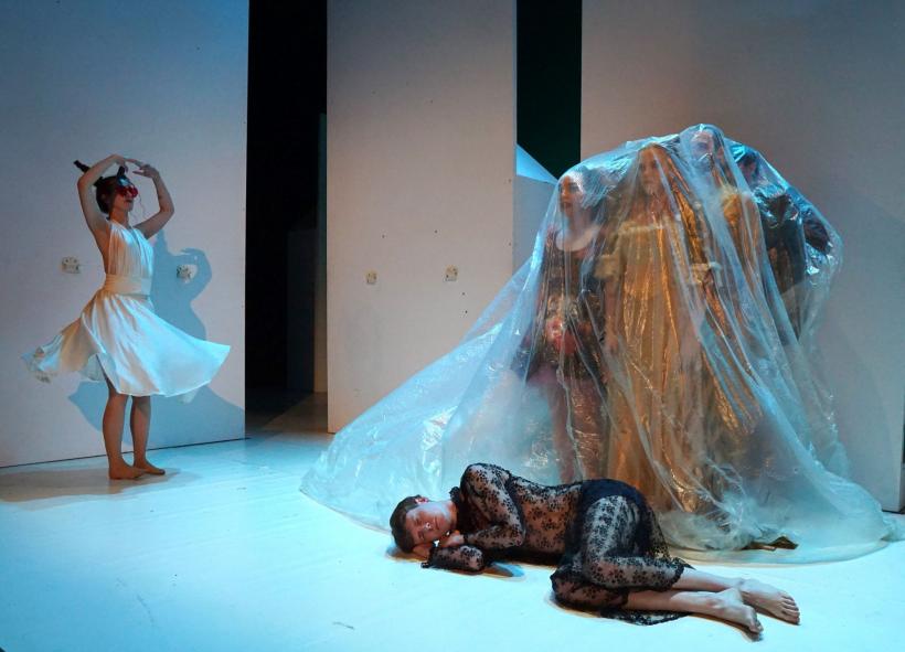 Premieră absolută la Teatrul Național Iași, pe 20 aprilie: „De dinaintea amintirii” după David Vann, în regia lui Florin Caracala 18894871