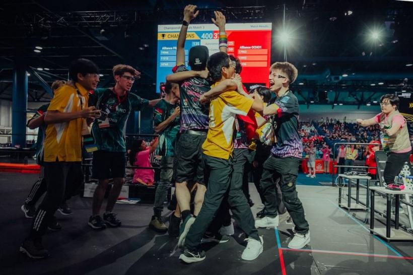 Performanță românească. Elevii din Focșani, campioni mondiali la robotică: „Viitorul chiar sună bine” 18895293