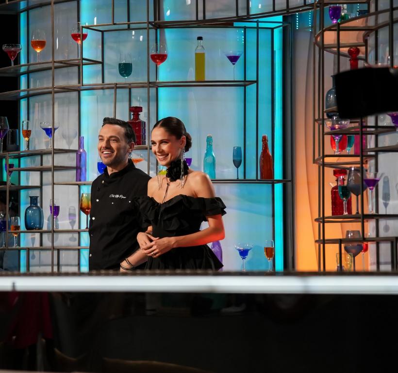 Cel dintâi battle de la Chefi la cuțite, câștigat de echipa lui Chef Richard Abou Zaki. Confruntare tensionată diseară: primele două amulete ale sezonului, lansate în joc 18895546