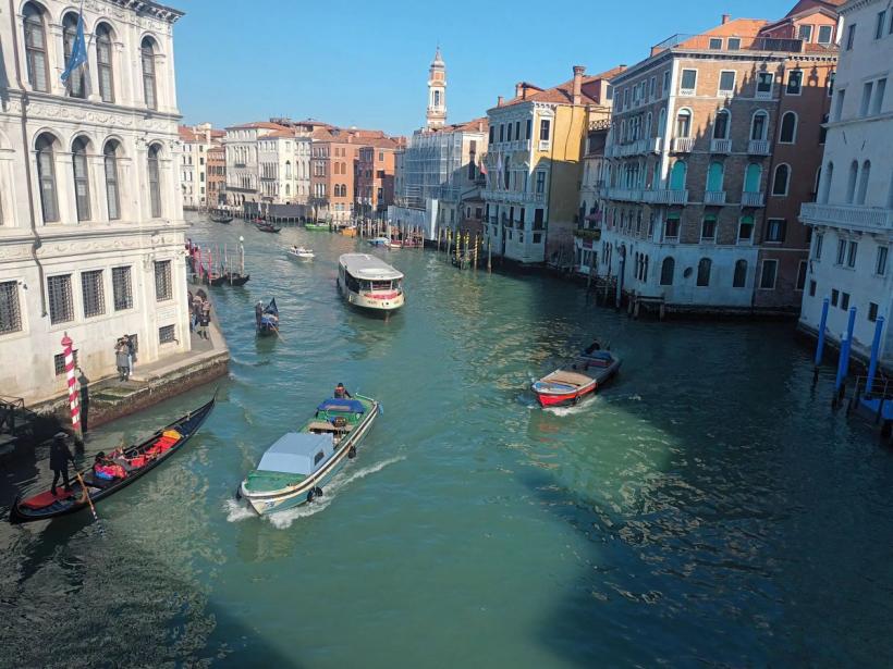 Veneția introduce o taxă de intrare de 5 euro, începând de joi