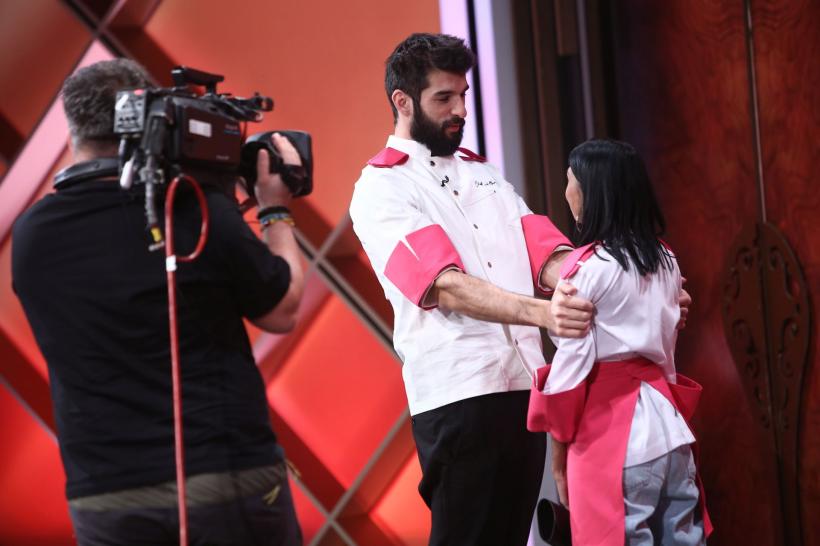 Echipa lui Chef Orlando Zaharia a câștigat battle-ul ieri seară, la Chefi la cuțite, iar proba individuală a eliminat o concurentă în tunică roz 18895838