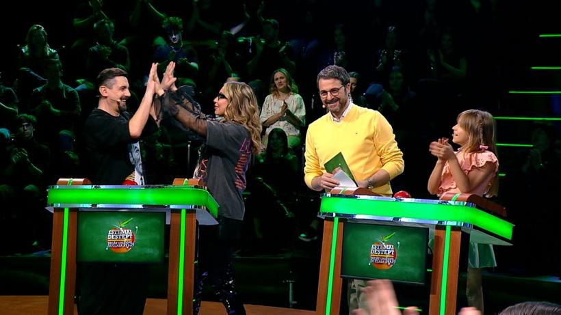 Eliza și Cosmin Natanticu vin în platoul Ești mai deștept decât un copil de clasa a V-a, astăzi, de la ora 18.00, la Antena 1 18896014