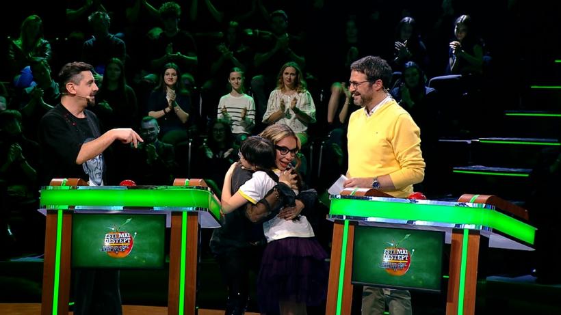 Eliza și Cosmin Natanticu vin în platoul Ești mai deștept decât un copil de clasa a V-a, astăzi, de la ora 18.00, la Antena 1 18896017