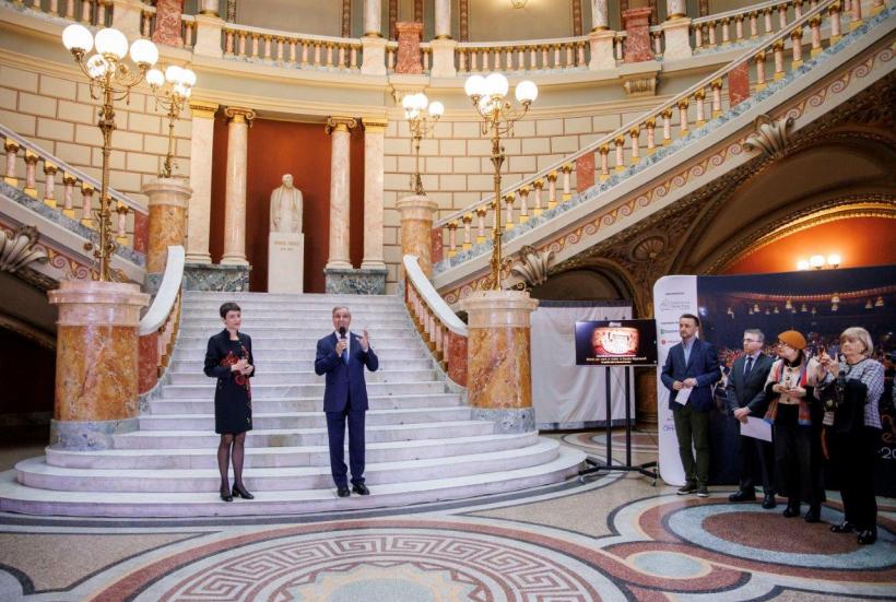 Istoria pe care o vrem, o facem împreună: Filarmonica George Enescu și Ateneul Român își propun să devină inima culturală a Bucureștiului, un punct de conectare a României la pulsul muzicii, ideilor și valorilor universale 18896070