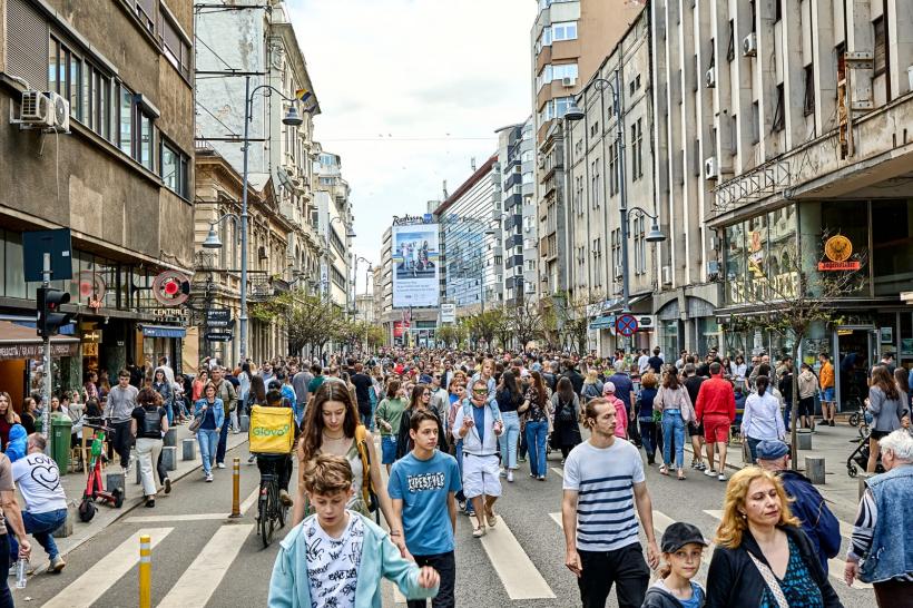 Weekend spectaculos la „Străzi deschise, București – promenadă urbană”. Damian Drăghici, Ozana Barabancea, Irina Sârbu susțin reprezentații live pe Calea Victoriei și în Drumul Taberei