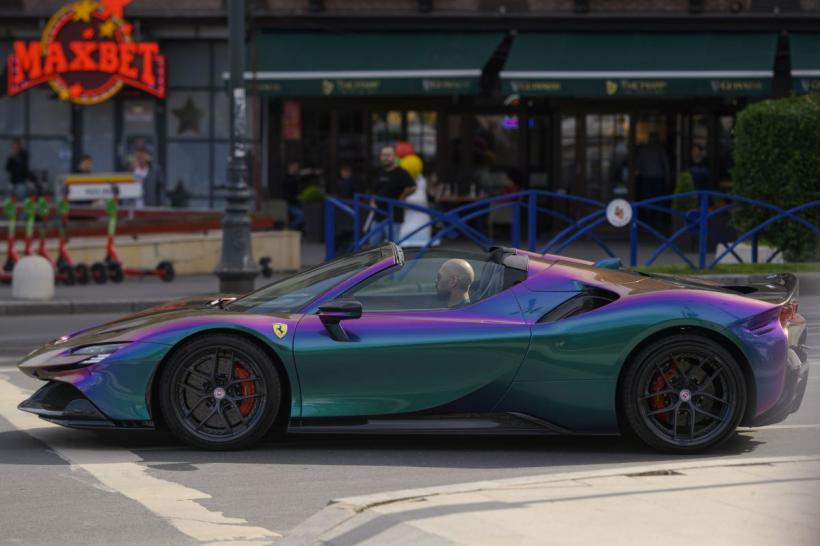 Andrew și Tristan Tate, surprinși la Pelerinajul de Florii din București 18896320