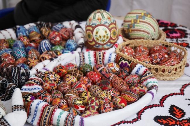 Floriile, între tradiţie şi modernitate 18896258