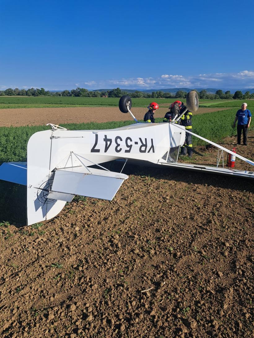 Incident aviatic în Alba! Un aparat de mici dimensiuni a aterizat forțat 18896260