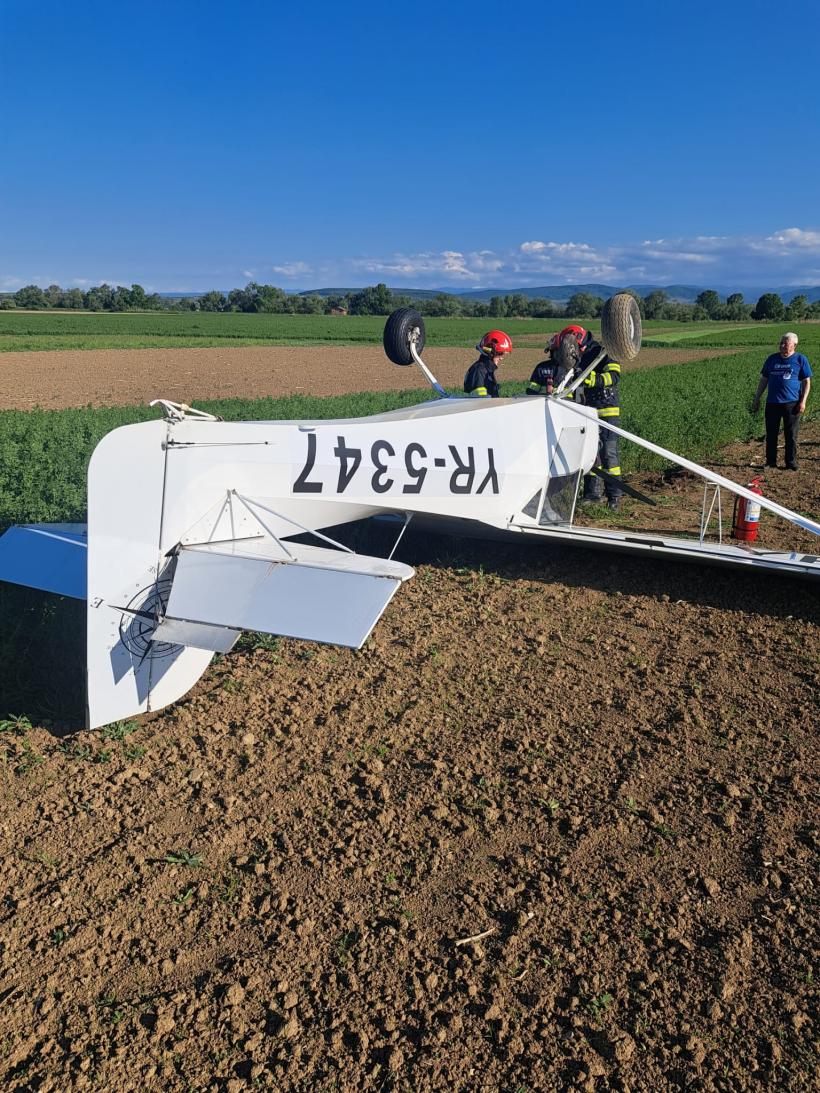 Incident aviatic în Alba! Un aparat de mici dimensiuni a aterizat forțat