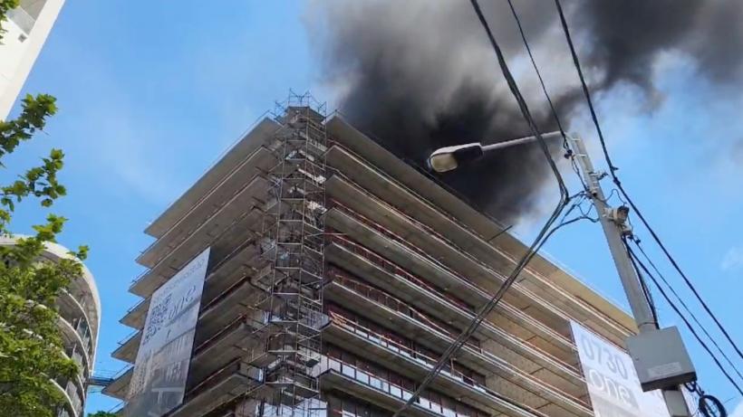 UPDATE Incendiu de proporții în cartierul Aviației din Capitală 18896392