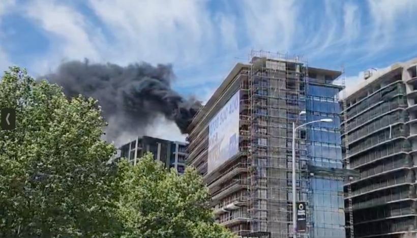 UPDATE Incendiu de proporții în cartierul Aviației din Capitală 18896394