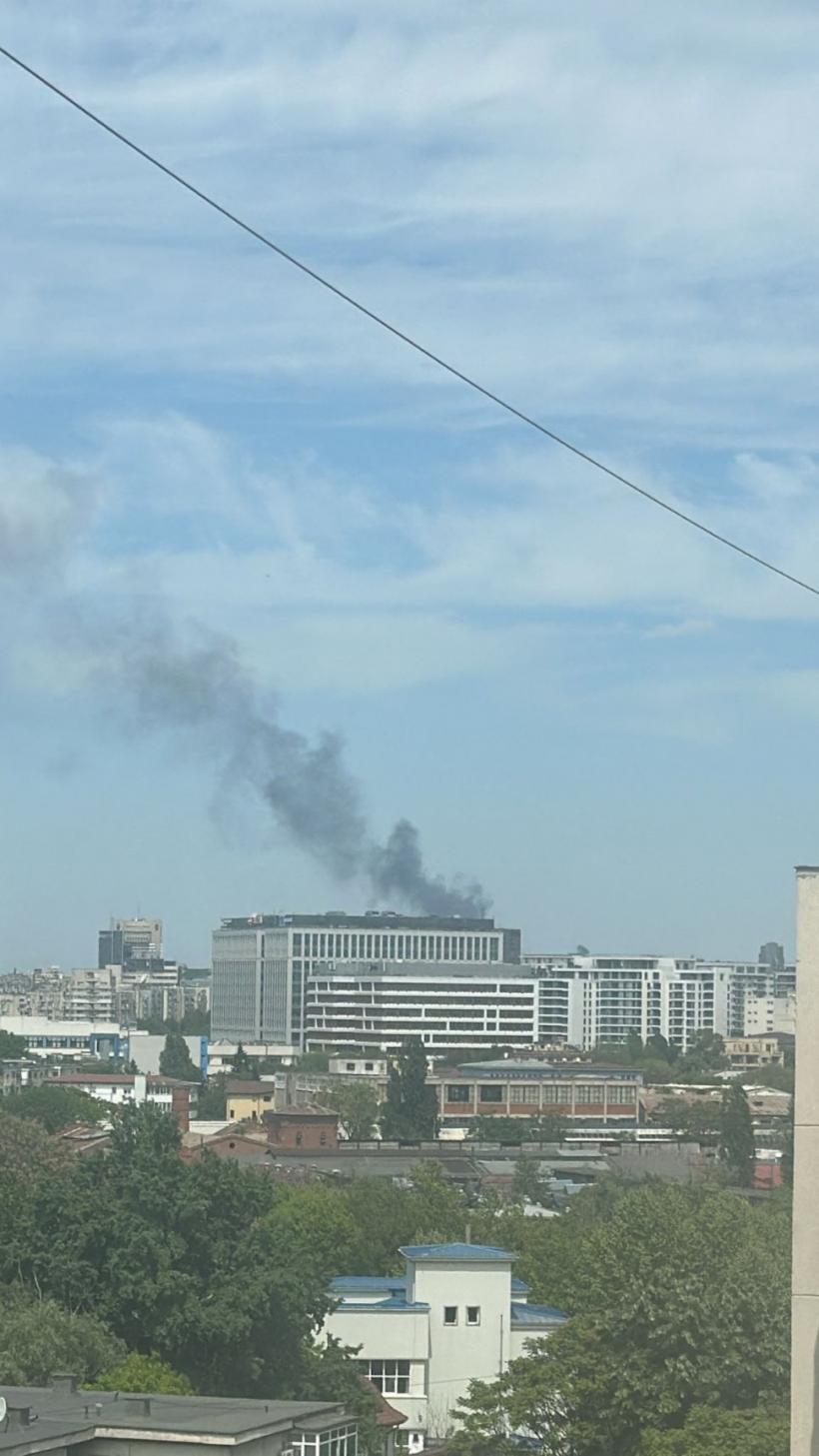 UPDATE Incendiu de proporții în cartierul Aviației din Capitală 18896400