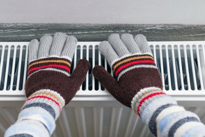 Majoritatea românilor și-au încălzit mai puțin locuințele în timpul iernii din cauza scumpirilor