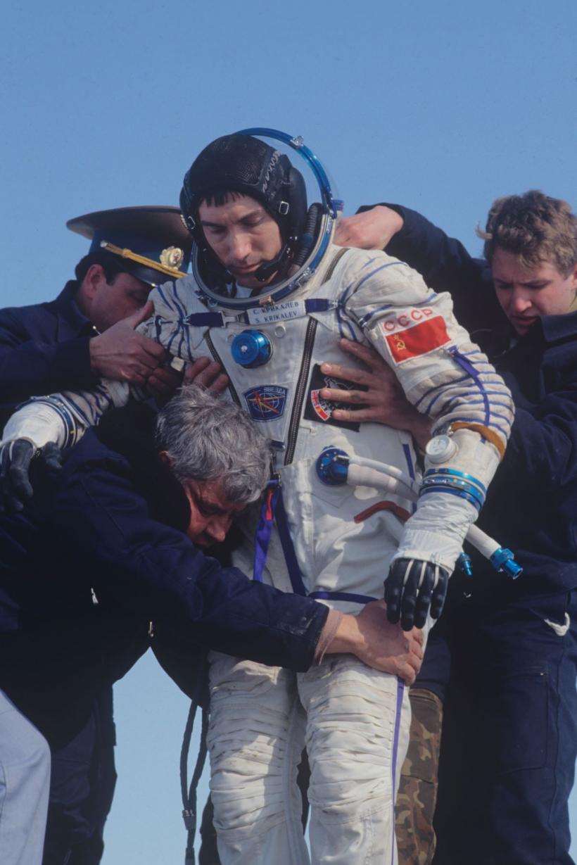 Povestea incredibilă a astronautului rus abandonat în spațiu 18896753