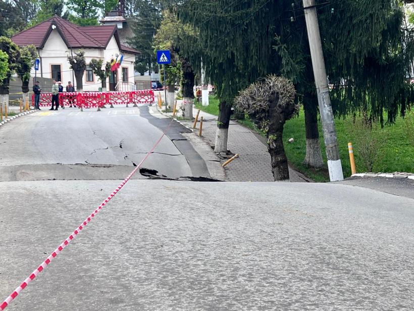 Firmele „de casă” ale președintelui CJ Prahova, bune de plată pentru pagubele de la Slănic. Urmează un lung șir de procese pentru strada prăbușită 18896783