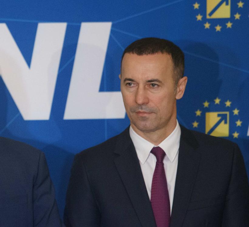 Firmele „de casă” ale președintelui CJ Prahova, bune de plată pentru pagubele de la Slănic. Urmează un lung șir de procese pentru strada prăbușită 18896784