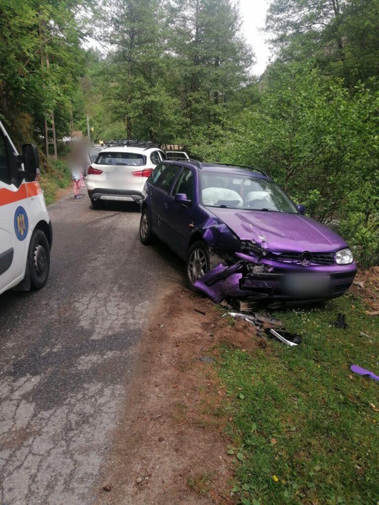 Accident grav în județul Vâlcea. Două persoane au ajuns la spital