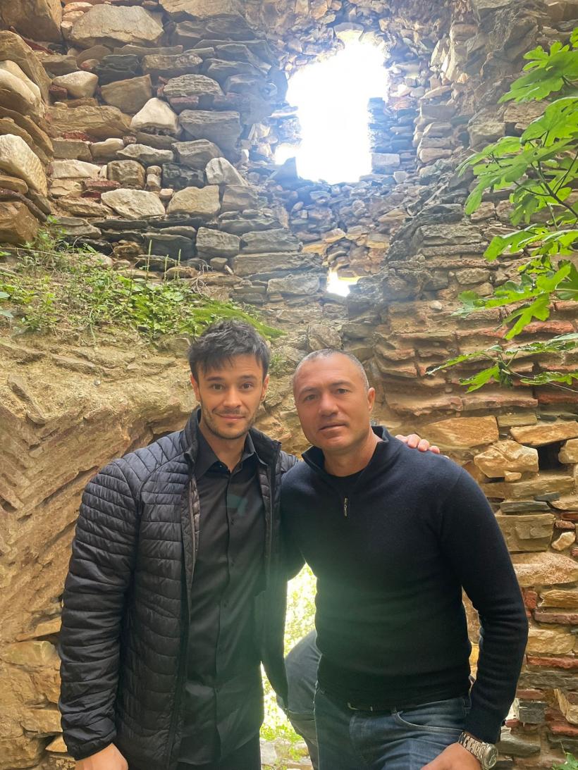 În noaptea de Înviere, Antena Stars difuzează emisiunea-documentar: „Muntele Athos - Punte între cer şi pământ”, filmată chiar pe Muntele Sfânt 18897031