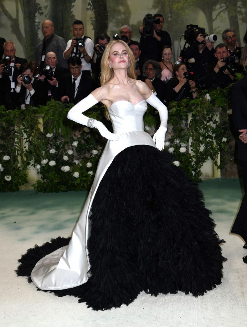 Met Gala 2024, cea mai strălucitoare petrecere de modă din lume. Cum au apărut Nicole Kidman, Shakira, Ariana Grande sau Meg Ryan 18897415