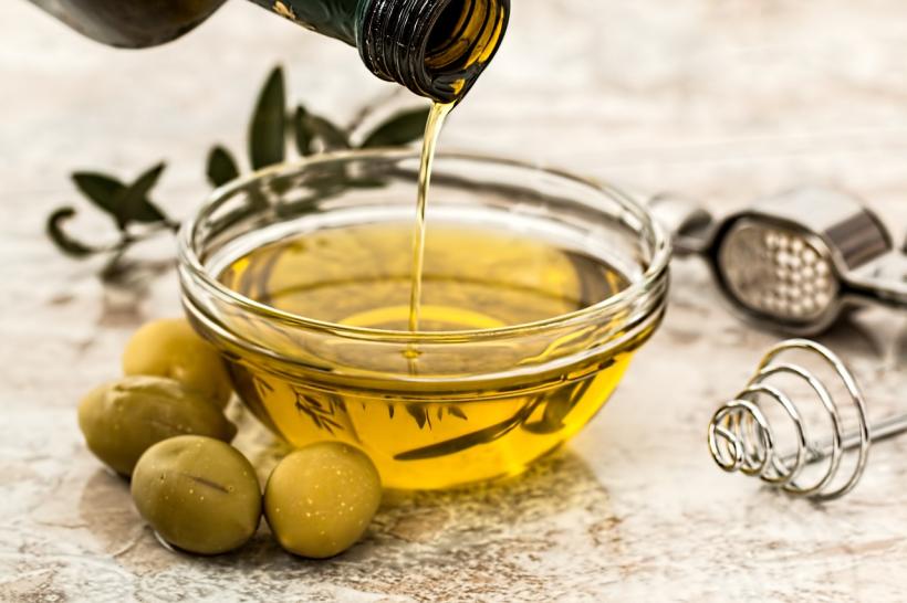 O lingură de ulei de măsline pe zi reduce riscul de deces cauzat de demență
