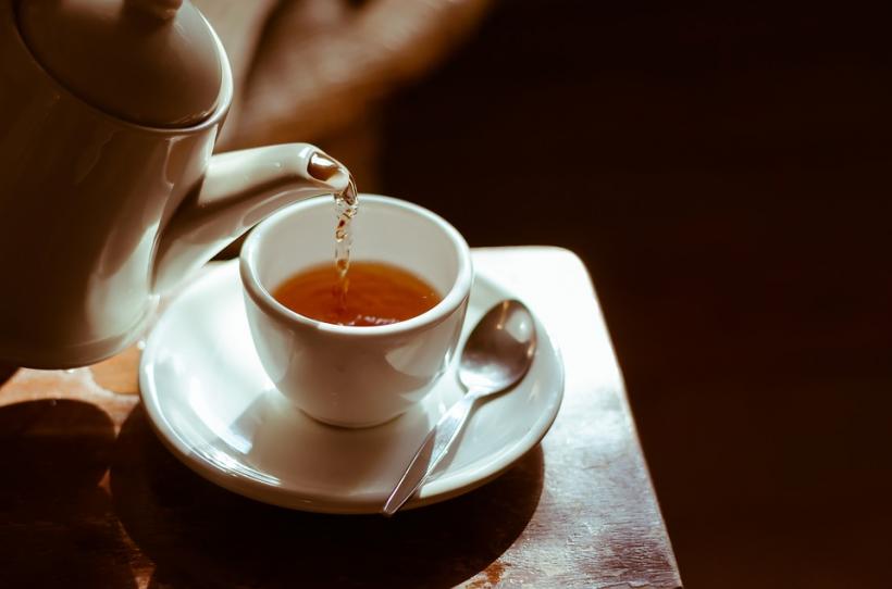 5 ceaiuri benefice pentru sănătatea sistemului digestiv